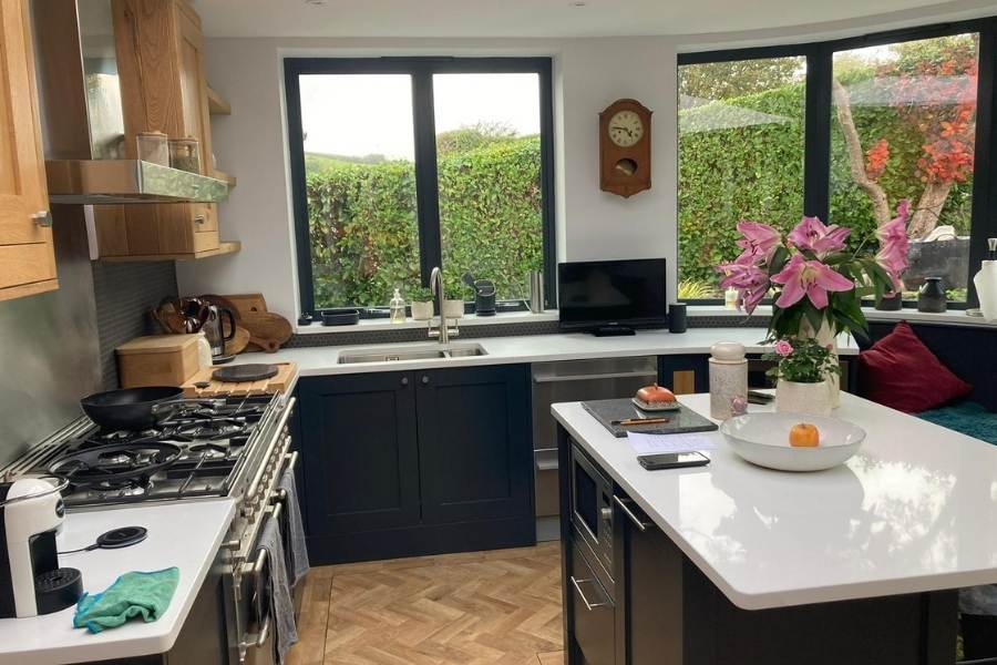 Double-Glazing Kingsbridge - Kitchen with Aluminium Windows - Landmark Windows and Doors Double-Glazing Kingsbridge - Kitchen with Aluminium Windows - Landmark Windows and Doors