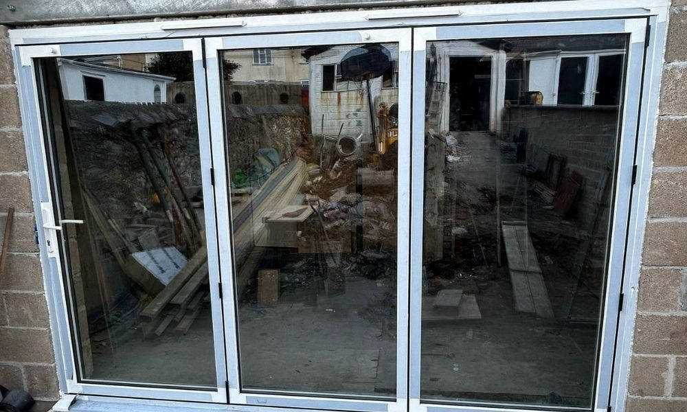 Double-glazing Hope Cove - Aluminium Bi-Folding Window - Landmark Windows and Doors Double-glazing Hope Cove - Aluminium Bi-Folding Window - Landmark Windows and Doors